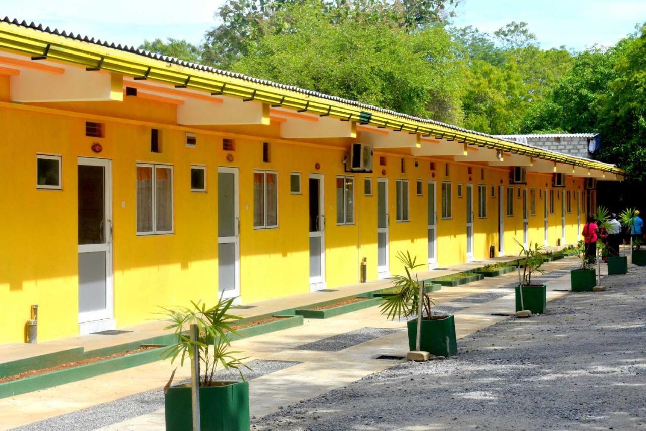 Sri Mayura Holiday Resort Kataragama Luaran gambar