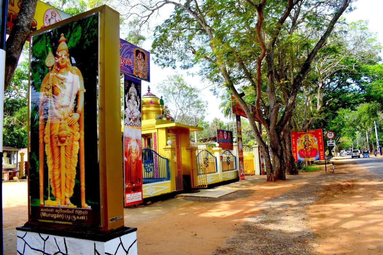 Sri Mayura Holiday Resort Kataragama Luaran gambar